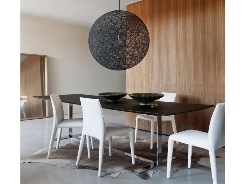 Tavolo Eileen in legno di B&B Italia
