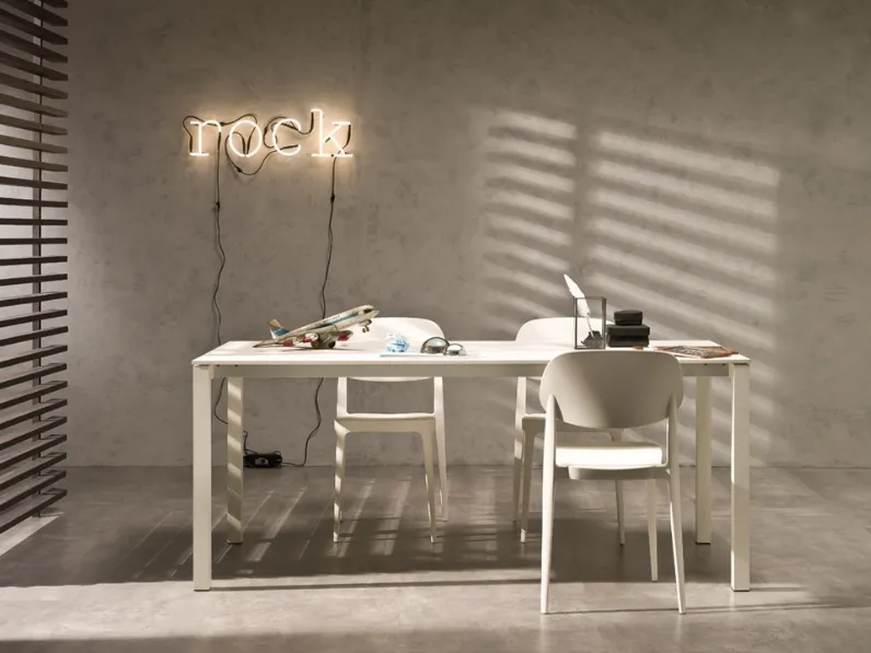 Tavolo Zen con top in ceramica di Elementi