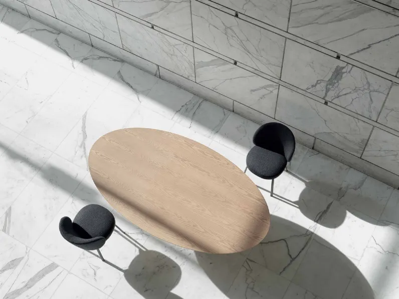 Tavolo Elly ovale di Frigerio