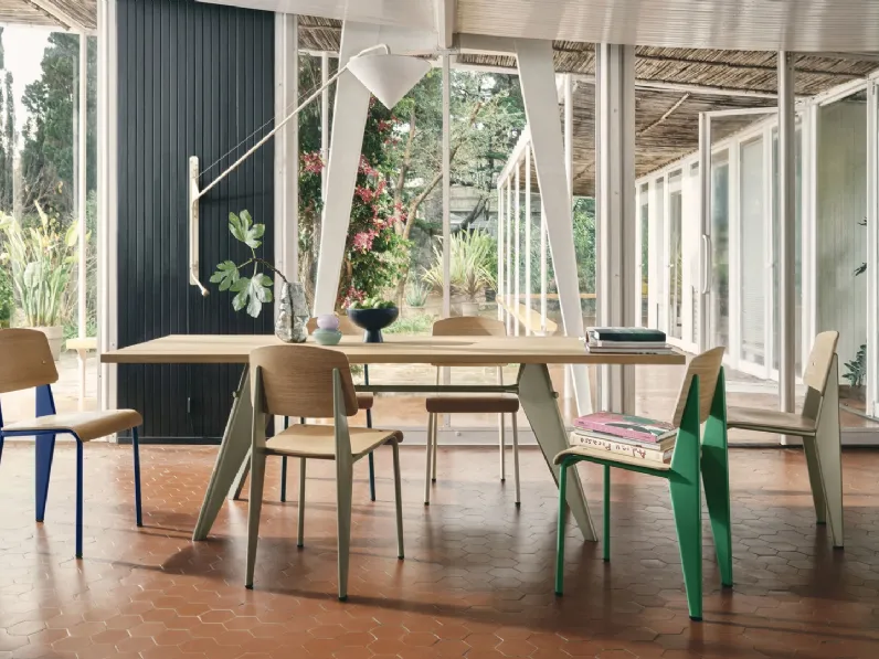 Tavolo EM Table in rovere di Vitra
