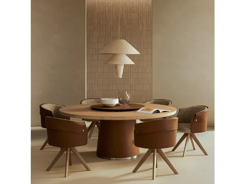Tavolo con top in legno e base rivestita in cuoio Enn di Flexform