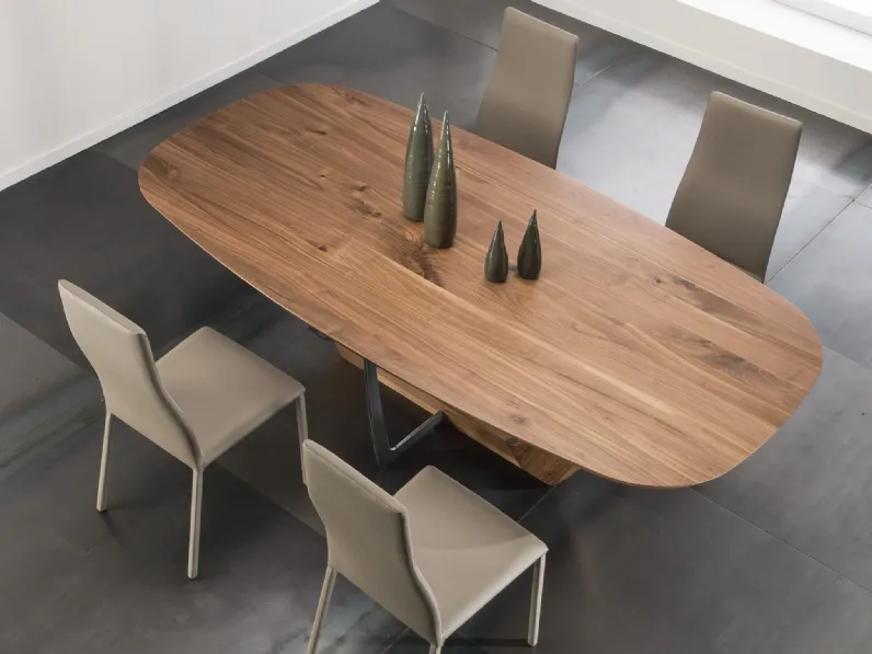 Tavolo di design Ercole di Intermobili Bassano