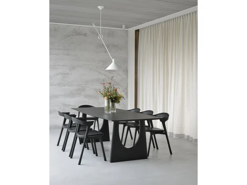 Tavolo Geometric in rovere nero di Ethnicraft