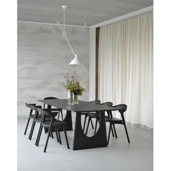 Tavolo Geometric in rovere nero di Ethnicraft