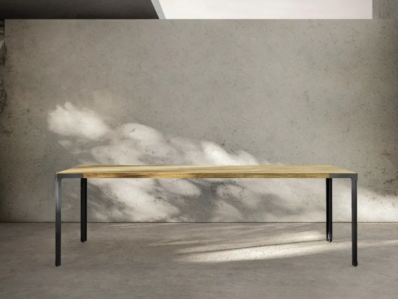 Tavolo Fan in rovere e acciaio di Desalto