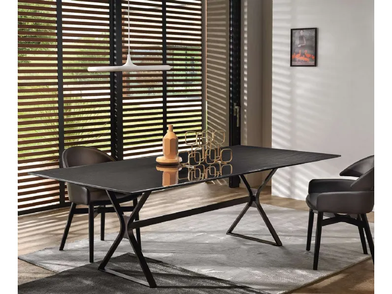 Tavolo con top in vetro e base in metallo Hype di Fiam