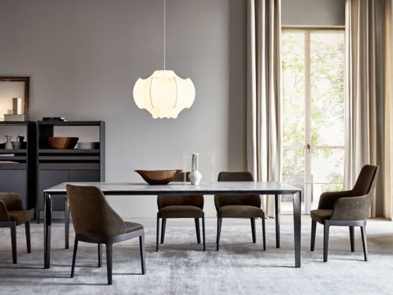 Tavolo allungabile Filigree con top in Marmo di Carrara e base in Essenza Eucalipto di Molteni & C