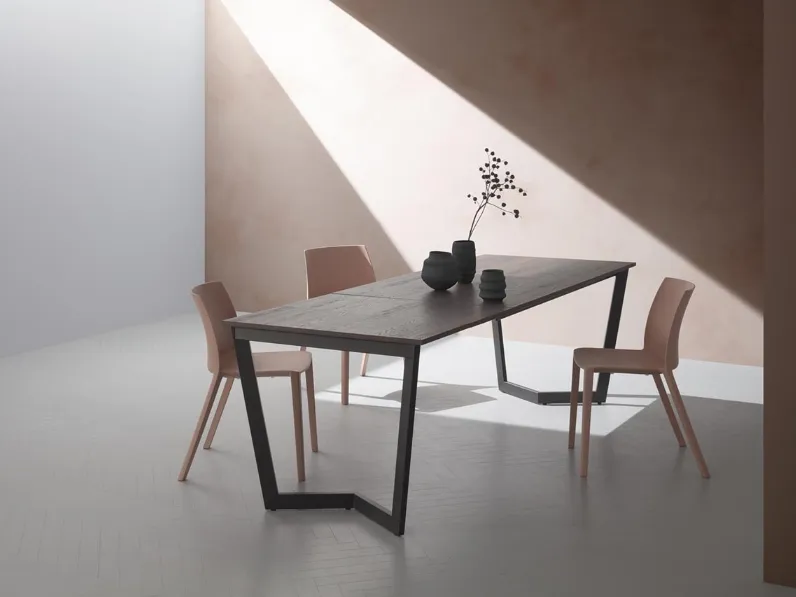 Tavolo Filippo di La Primavera