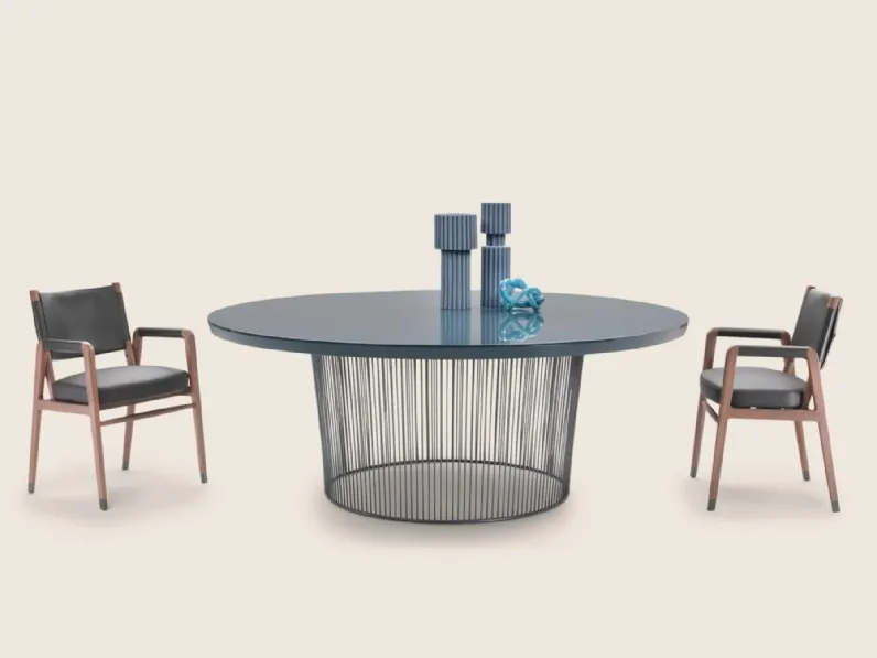Tavolo rotondo con top laccato e base in metallo Berry di Flexform