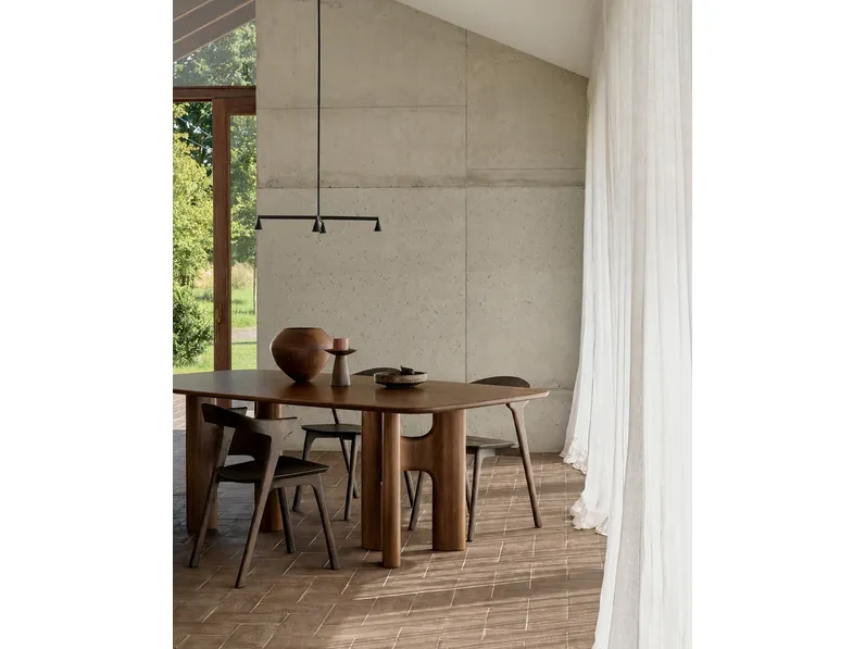Tavolo in teak Flow di Ethnicraft