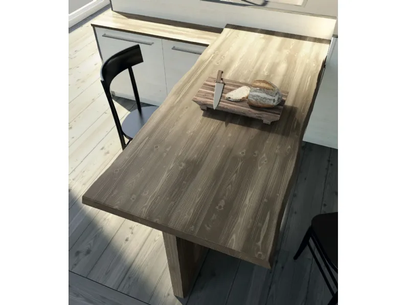 Tavolo per penisole in legno con bordo irregolare Art 824 di Fratelli Mirandola