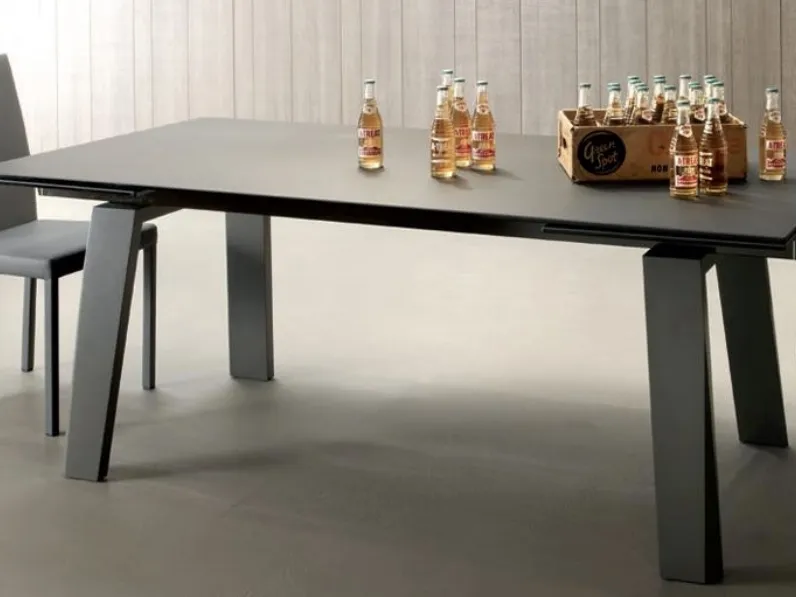 Tavolo allungabile Frau in legno laccato di Compar Italia