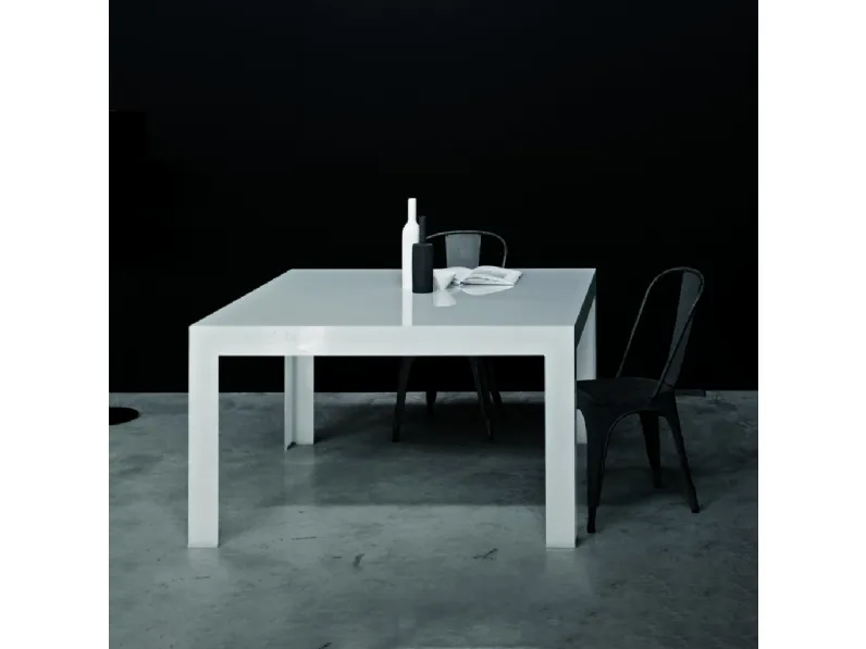 Tavolo Atlantis in cristallo laccato lucido di Glas Italia