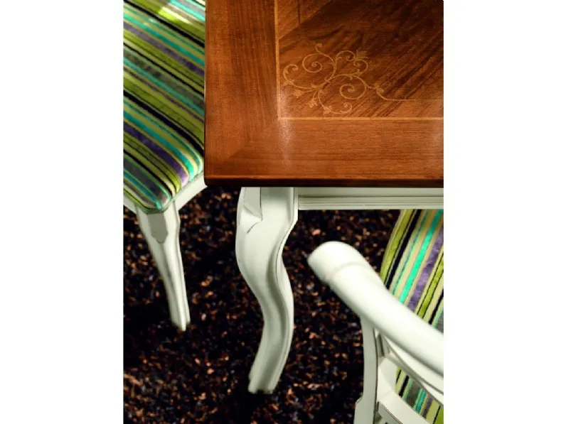 Tavolo in legno con intarsio floreale H609 di Fratelli Raffagnini