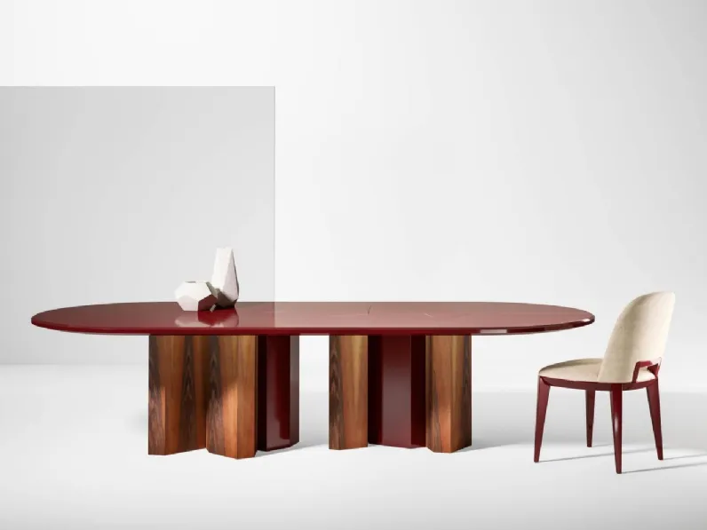 Tavolo Imperfetto in legno laccato lucido di Laura Meroni