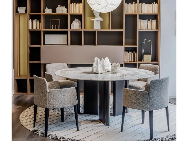 Tavolo In Between con top in marmo di Lema