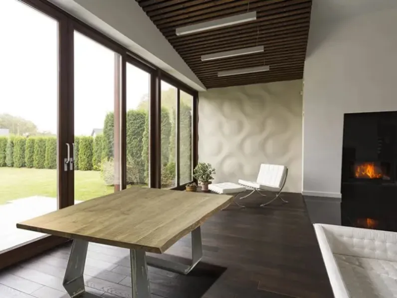 Tavolo Infinity 01 con piano in legno massello e base in metallo di Bamart