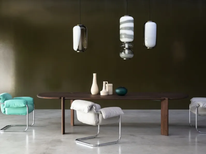 Tavolo Isamu in legno massello di Baxter