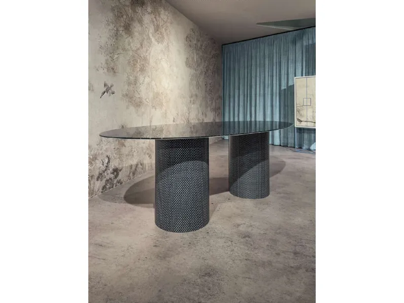 Tavolo ovale in cristallo e basamento in metallo stampato con grafica personalizzabile King 01 di Migliorino