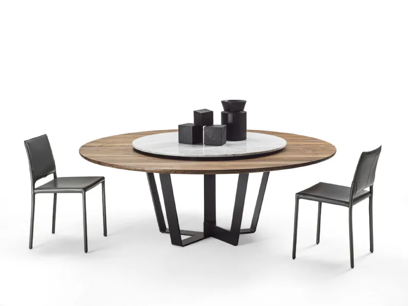Tavolo Kohi Table in legno massello con vassoio girevole Lazy Susan in marmo e basamento in ferro di Riva1920