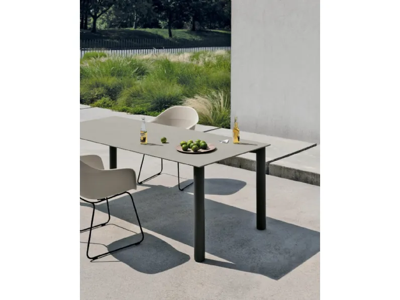 Tavolo Bodoni di Kristalia