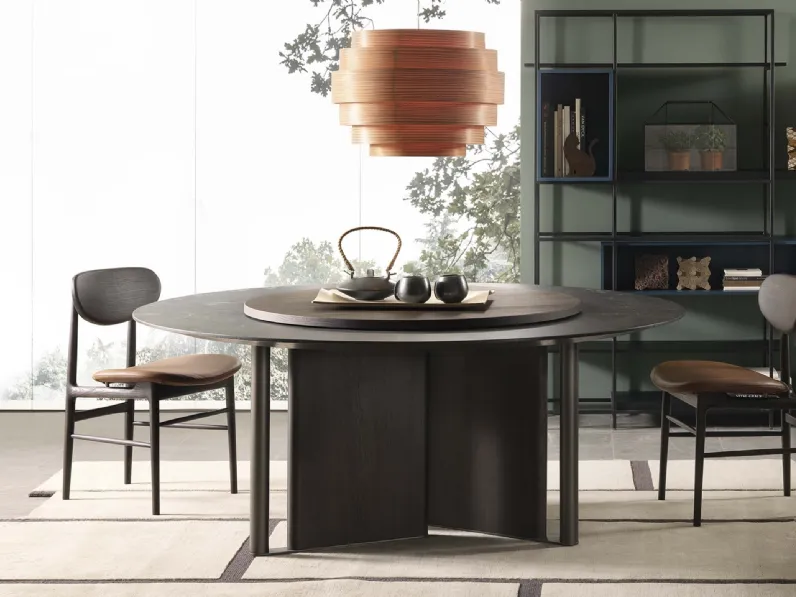 Tavolo rotondo In Between in marmo ricostruito di Lema