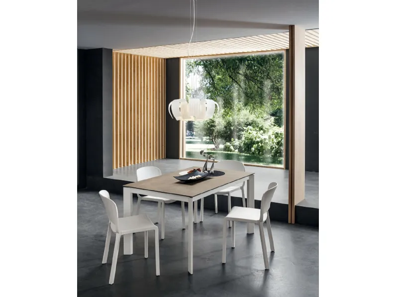 Tavolo Mario di La Primavera