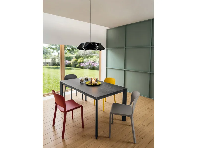 Tavolo Mario di La Primavera