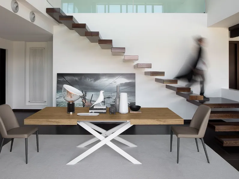 Tavolo allungabile con top in legno e base in metallo Modus T63 di Friulsedie