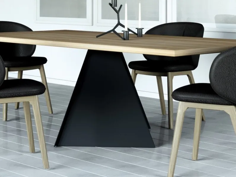 Tavolo con piano in legno e base in acciaio verniciato Monty F di Domitalia