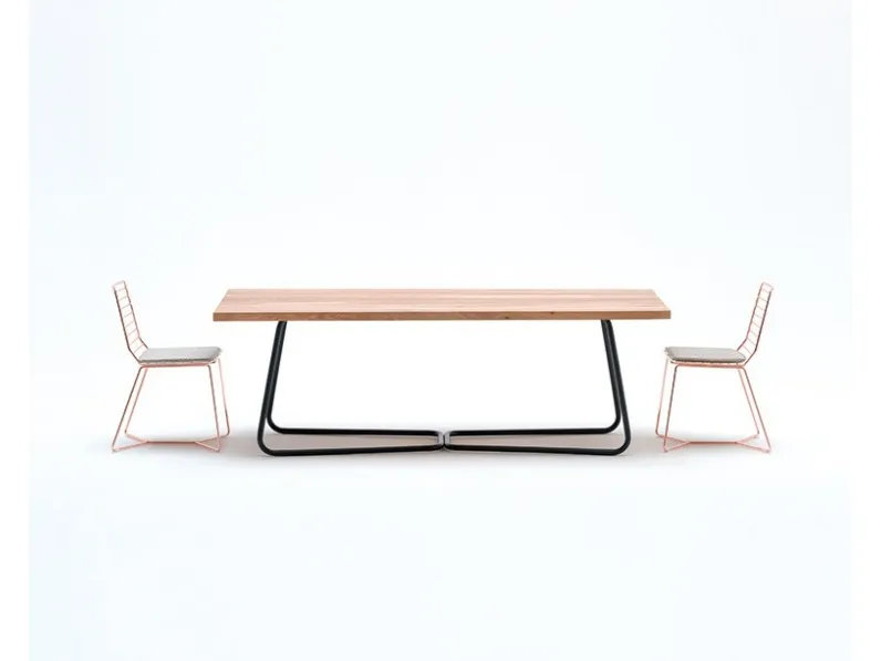 Tavolo rettangolare in legno con base in acciaio verniciato Nex di Domitalia