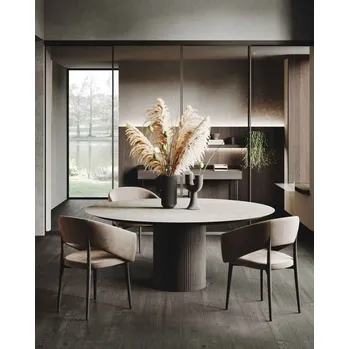 Tavolo rotondo con top in gres Otis di GF Interiors