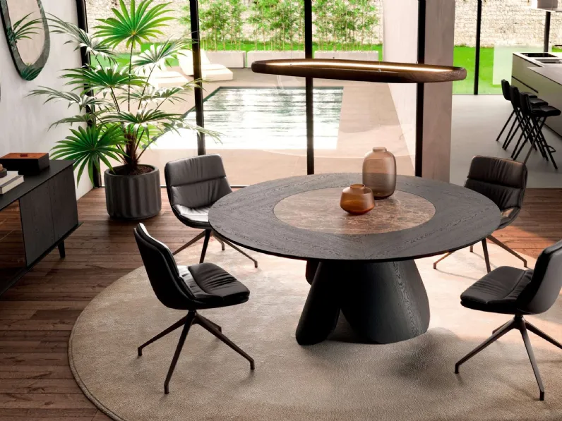 Tavolo rotondo allungabile in legno Veliero con vassoio girevole Lazy Susan in ceramica incassato nel piano di Ozzio