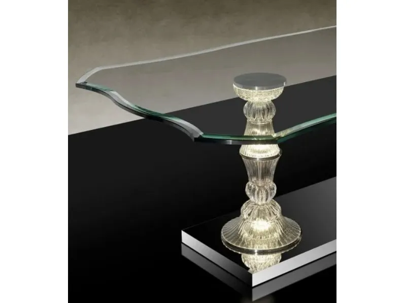 Tavolo con basi ad elementi in cristallo inciso e piano in vetro extrachiaro sagomato Palazzo Ducale 72 di Reflex