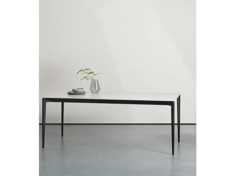 Tavolo allungabile Phoenix in vetro bianco con gambe in metallo di Stones