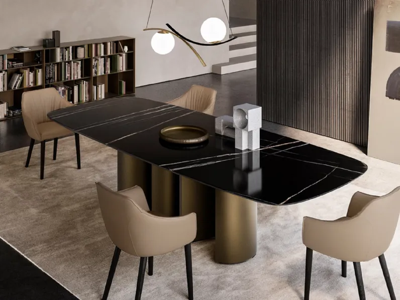 Tavolo Plai con top in ceramica di Eforma