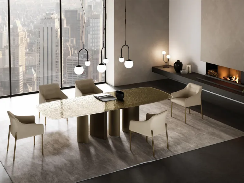 Tavolo Plai con top in cristallo di Eforma