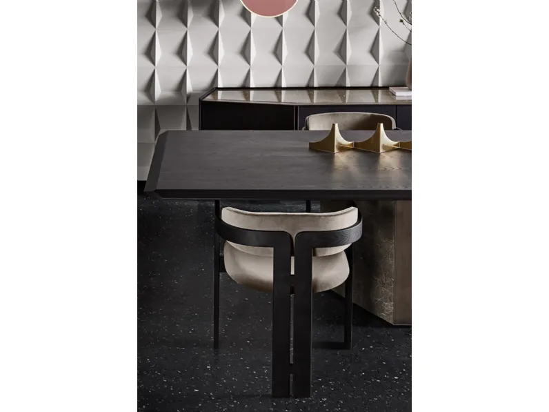 Tavolo Platium W con top in frassino e gambe in legno rivestite in marmo di Gallotti&Radice