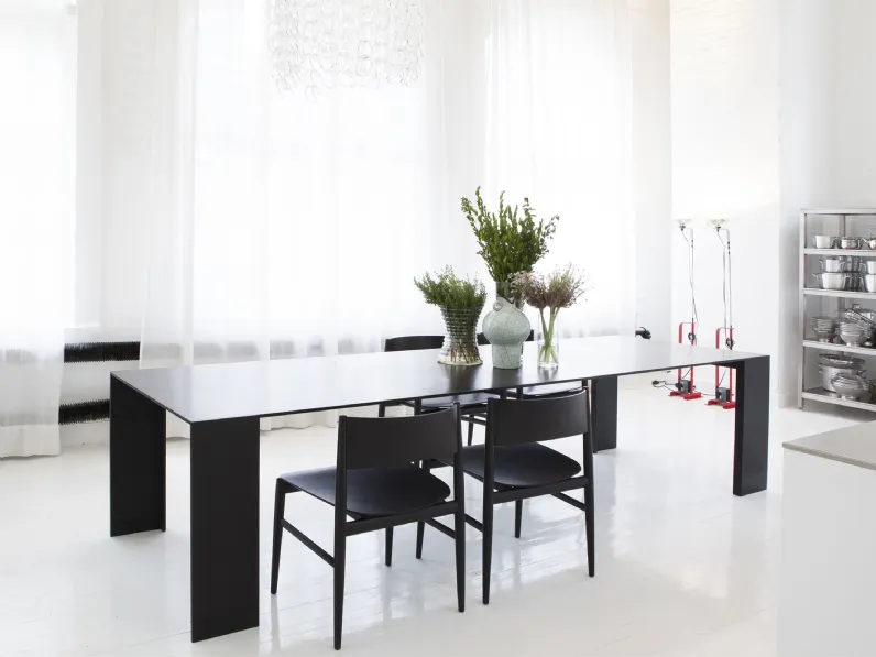 Tavolo Metallico realizzato in lamiera di alluminio verniciato di Porro