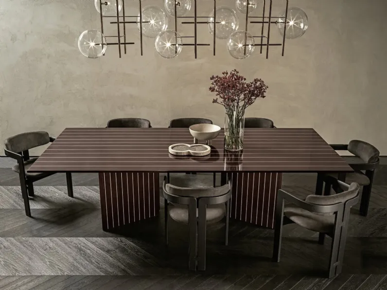 Tavolo in legno con moderno ed elegante intarsio di palissandro India e alluminio naturale Prism di Gallotti&Radice