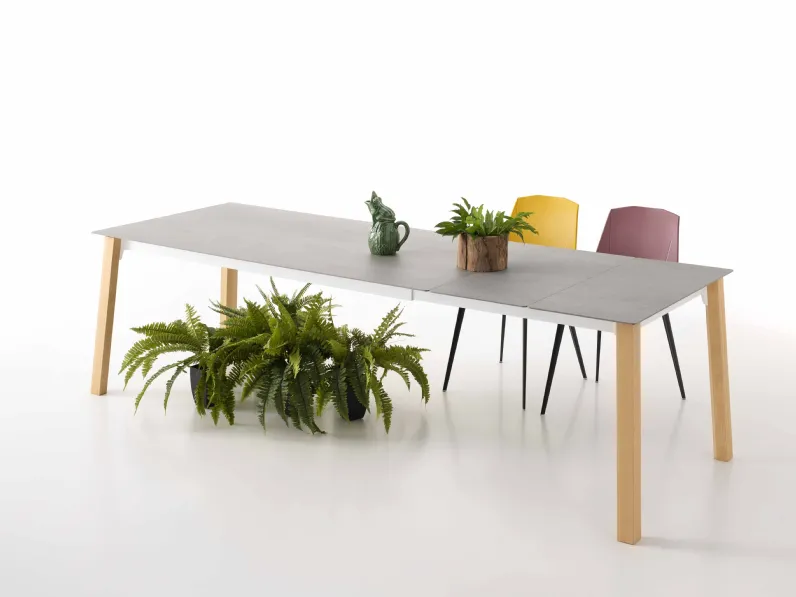 Tavolo allungabile Quadro Angoli Raggiati di Pointhouse