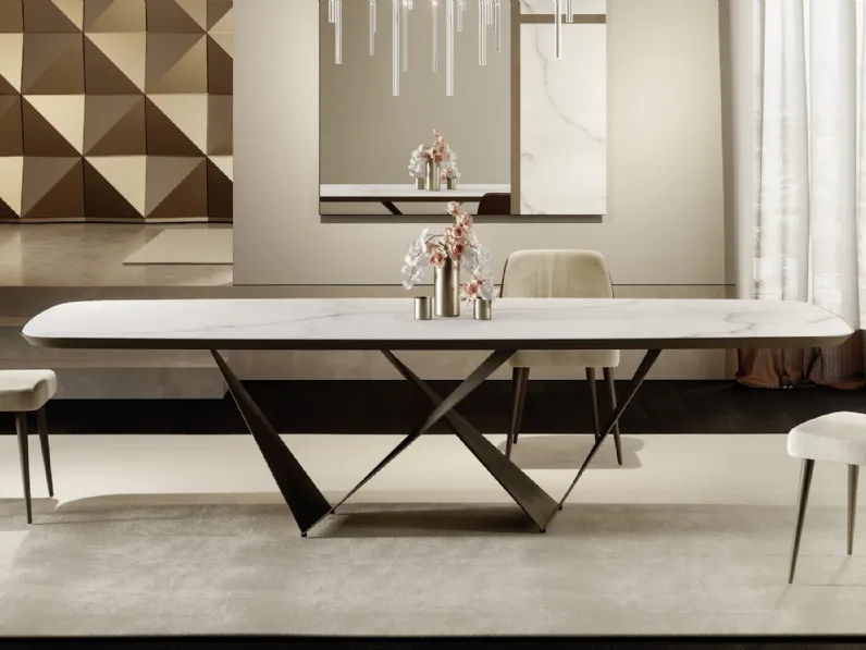 Tavolo Prisma 72 Steel con top in vetro effetto marmo e base in metallo di Reflex