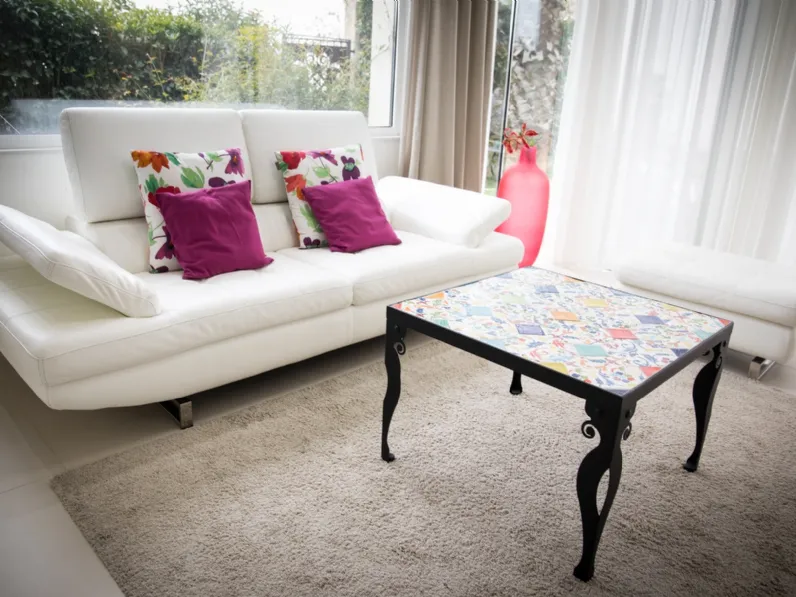 Tavolo con piastrelle Rombi in ceramica di Caltagirone e ferro battuto di Alemanna