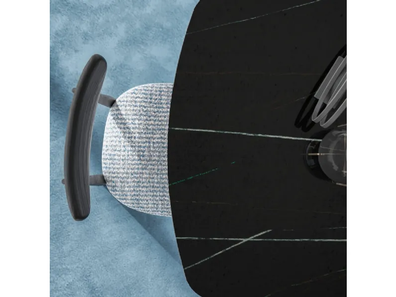 Tavolo Sambuco con top in vetro serigrafato e base in metallo brunito di Orme