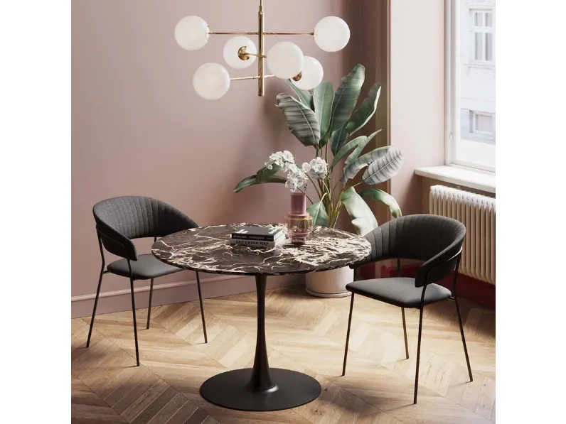 Tavolo rotondo Schickeria con top in MDF finitura Marmo Nero di Kare Design
