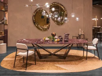 Il tavolo Skorpio Marble di Cattelan Italia è un capolavoro di design che fonde eleganza e funzional