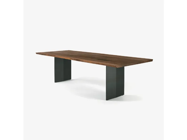 Tavolo Sky-Natura Natural Sides in legno massello a liste incollate con bordi naturali e gambe in ferro di Riva1920