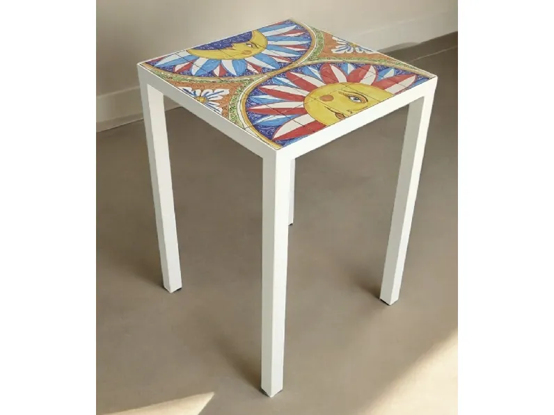 Tavolo Sole e Luna con piastrelle tipiche siciliane di Alemanna