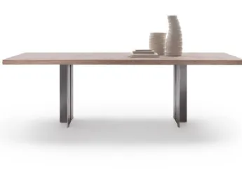 Tavolo in metallo e legno Spello di Flexform