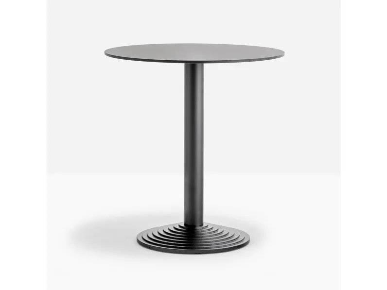 Tavolo dal design elegante color nero di Pedrali
